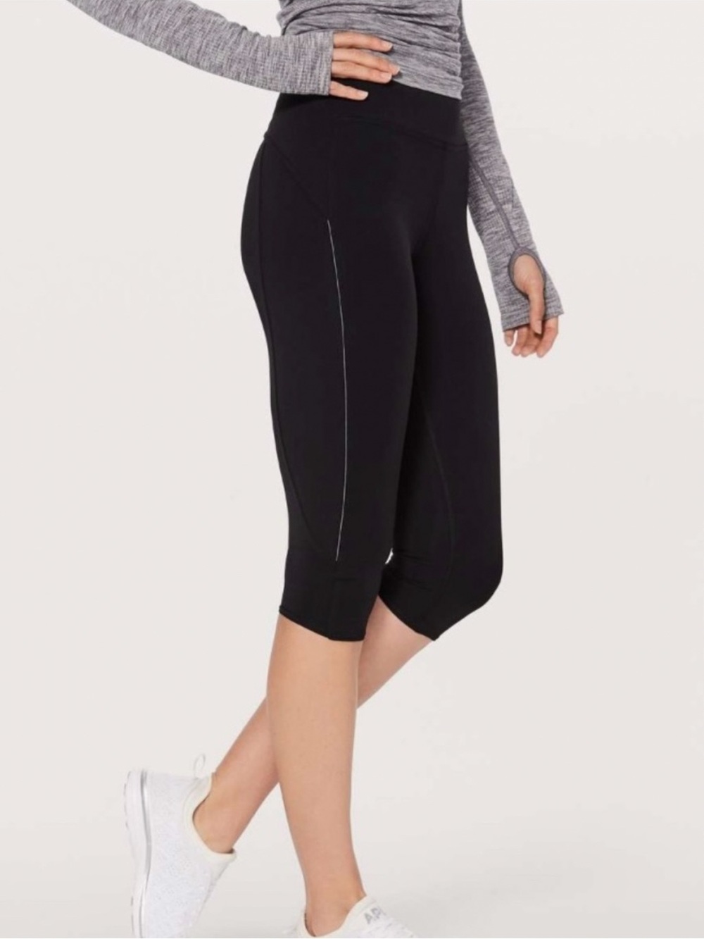 Lululemon Morning Miles 17” Black Cropped Leggings Womens Size 2 Activewear